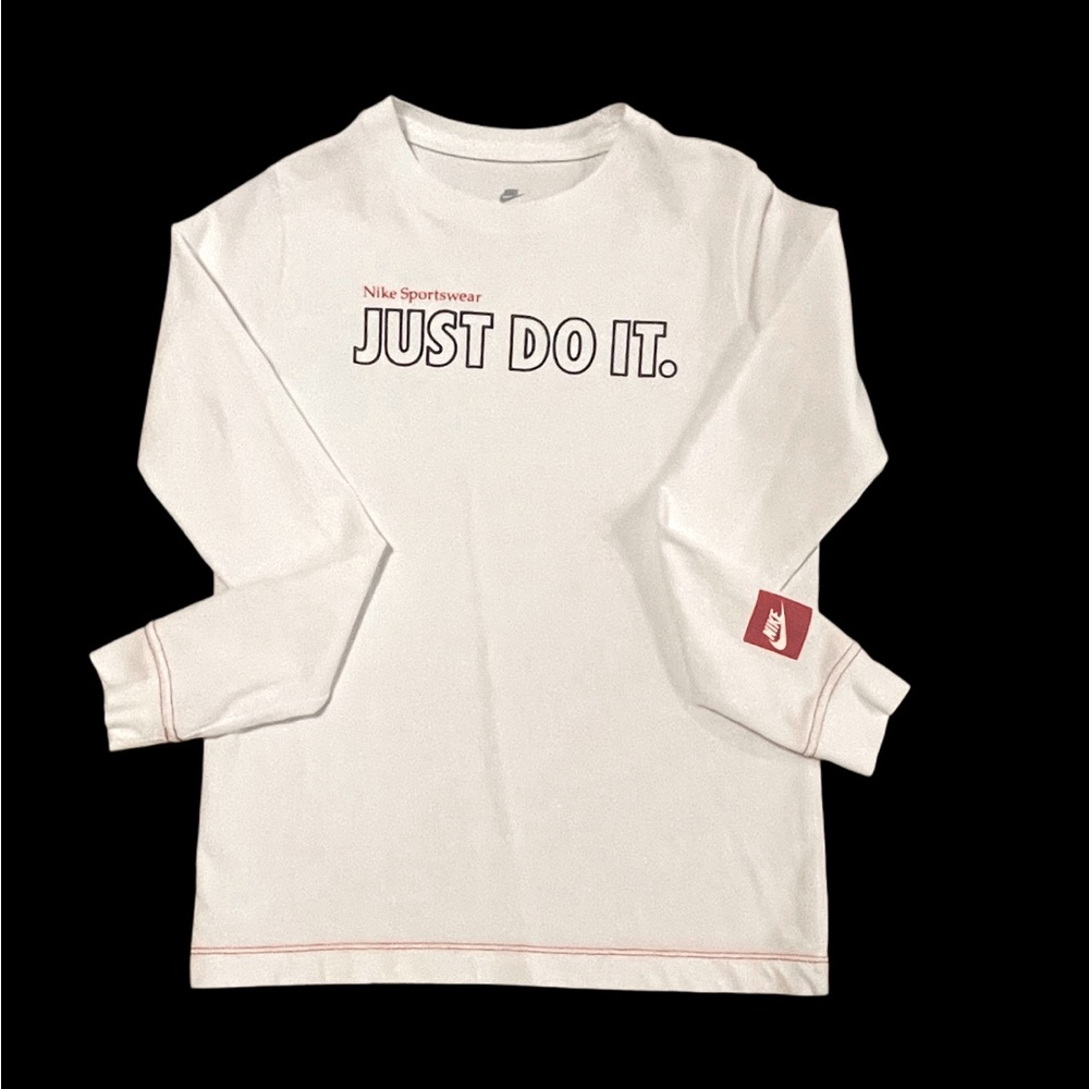 Boys The Nike Tee long sleeve t-shirt. Size M medium NWOT
